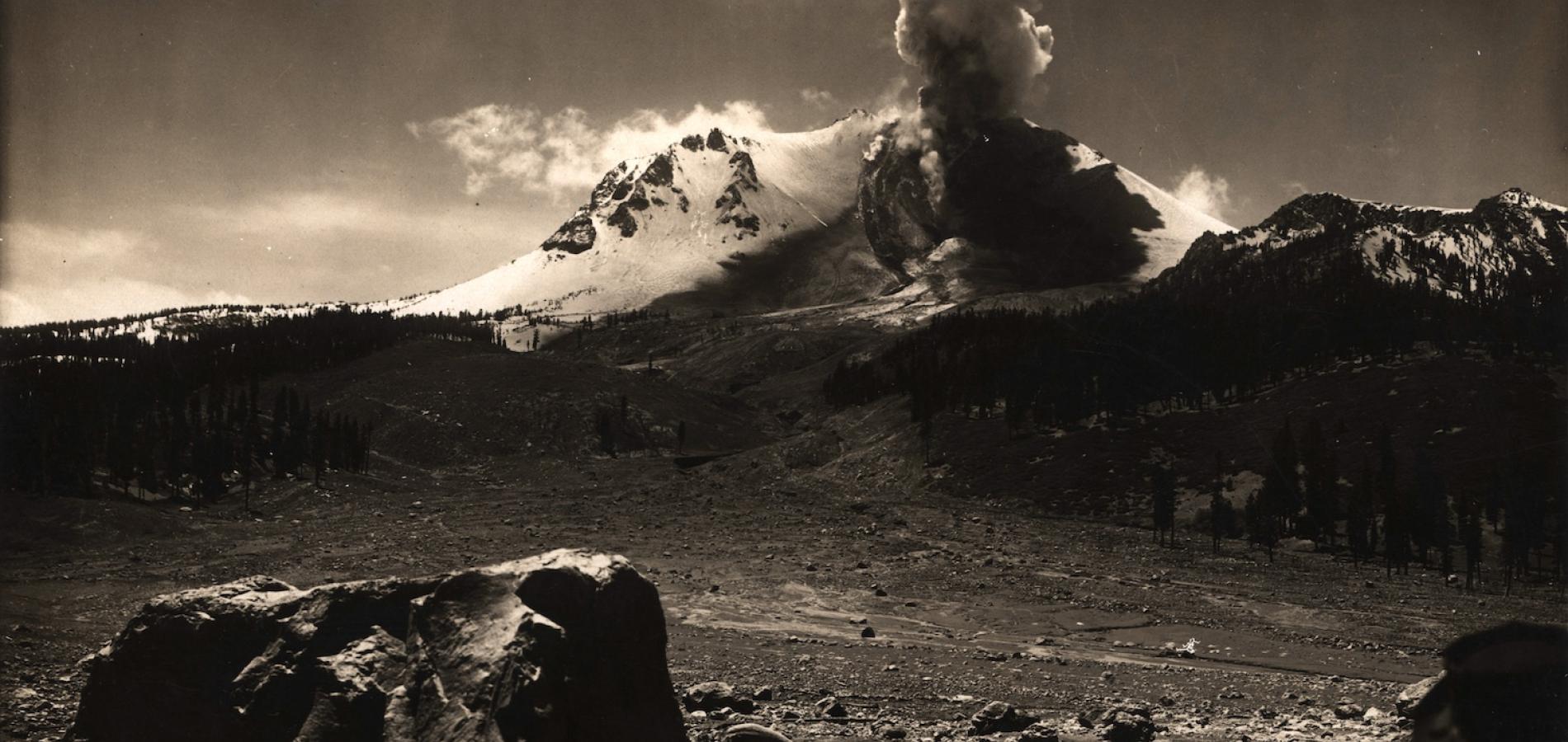 Lassen Peak erupting in 1915/B.F. Loomis Collection