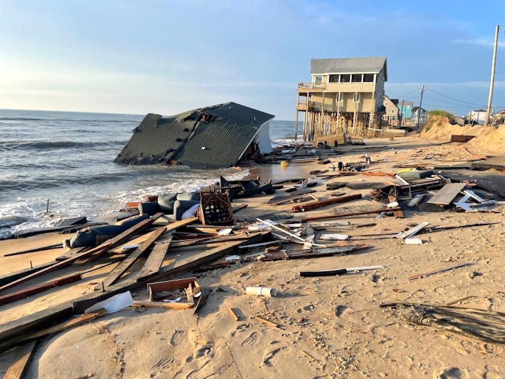 Photo of the collapsed house at 24131 Ocean Drive, Rodanthe. NPS