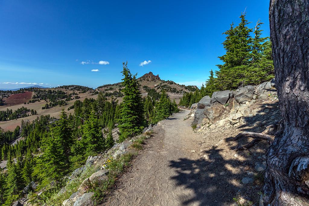 Looking down the Watchman Peak Trail toward the parking lot, Crater Lake National Park / Rebecca Latson