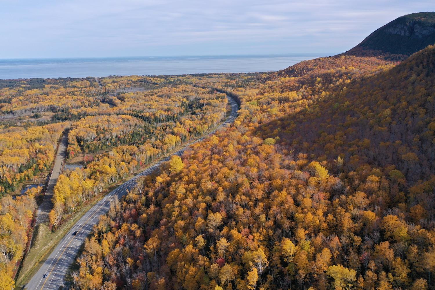 To the left of Hwy. 132, an old section will be restored as part of the project for the conservation, restoration and presentation of the beaver ponds area of Forillon National Park.