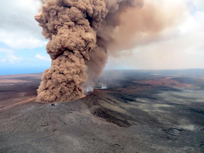 This plume arose from Kilauea after a 6.9 magnitude earthquake Friday/USGS