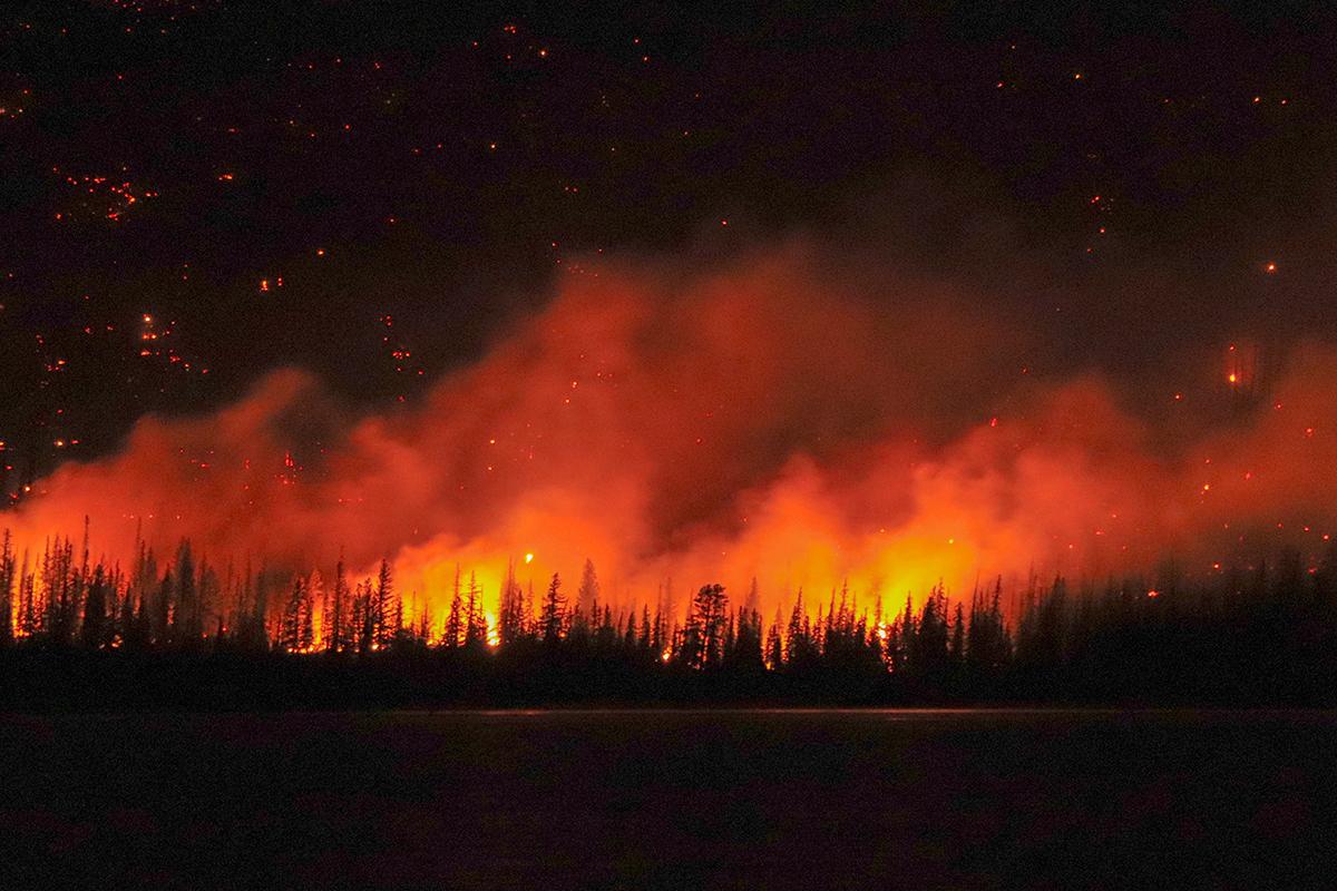 Jasper National Park Battles Wildfire