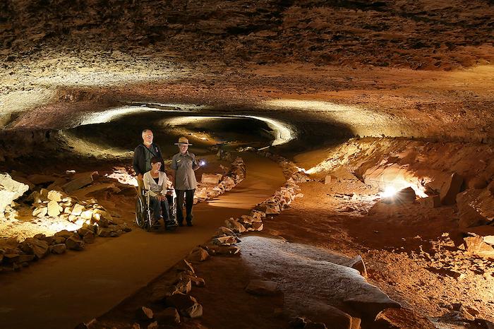 Mammoth Cave National Park   Maca Accessible Tour Cleavelandcabinet Crop 300dpi 