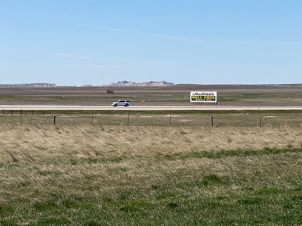 A view of the South Dakota Badlands and prairielands / Rebecca Latson