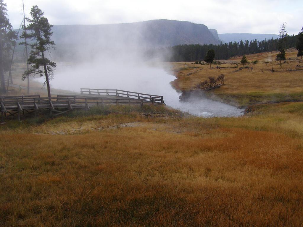 Terrace Spring, northeast of Madison Junction, Yellowstone National Park / USGS - Shaul Hurwitz